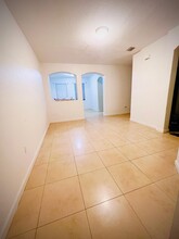 8394 NW 113th Path in Doral, FL - Building Photo - Building Photo
