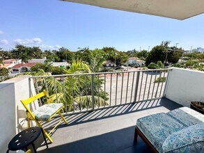 1300 Alton Rd in Miami Beach, FL - Building Photo - Building Photo