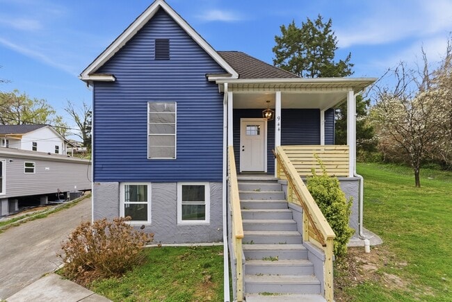 property at 944 Murphy Ave