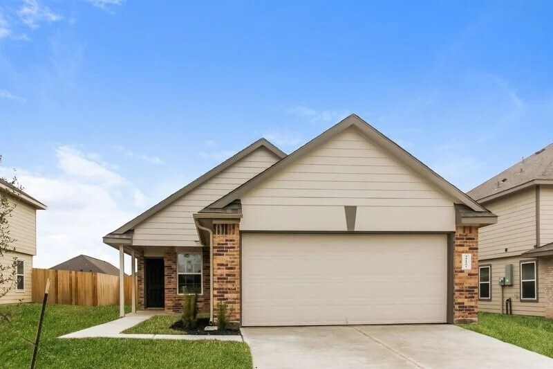 217 Fallow Deer Dr in Huntsville, TX - Building Photo