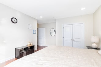 4 Harvest Dr, Unit 107 in North Andover, MA - Foto de edificio - Building Photo