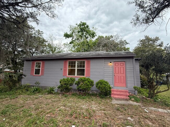 9961 Jeanette Rd in Jacksonville, FL - Foto de edificio - Building Photo