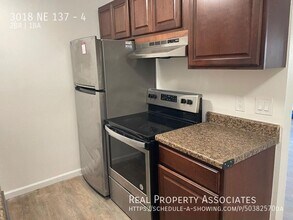 3018 NE 137th St in Seattle, WA - Building Photo - Building Photo