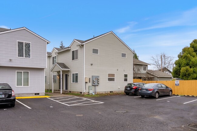 2338 SE 89th Ave in Portland, OR - Building Photo - Building Photo