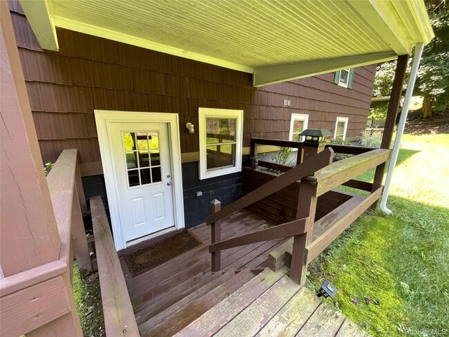 328 E Broadway in Brookhaven, NY - Building Photo - Building Photo