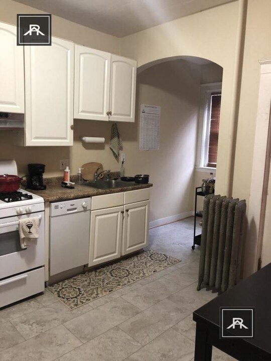 1267 Commonwealth Ave in Boston, MA - Building Photo