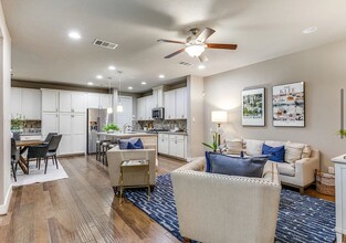 206 Ridgecrest in San Antonio, TX - Building Photo - Building Photo