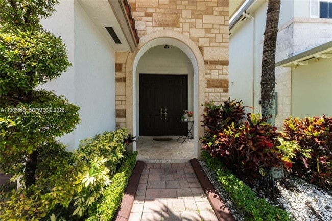 10560 NW 69th Ter in Doral, FL - Building Photo - Building Photo