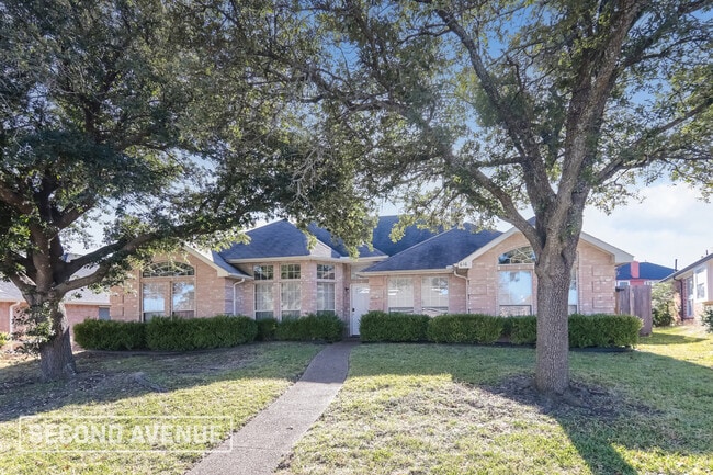 property at 616 Elm Falls Pl