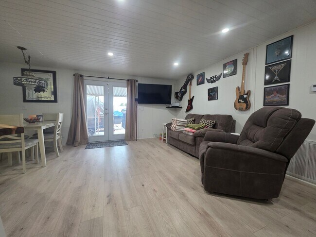 7866 Meadowlark St in Mohave Valley, AZ - Building Photo - Building Photo