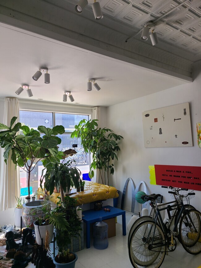 2024 W Chicago Ave in Chicago, IL - Building Photo - Building Photo