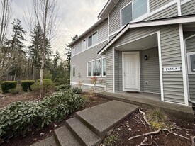 1935 Garry Oaks Ave in Dupont, WA - Building Photo