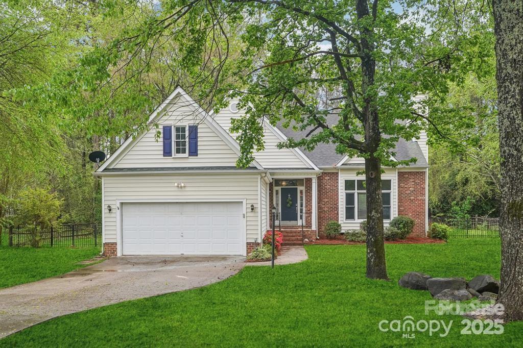 11333 Snapfinger Dr in Charlotte, NC - Building Photo