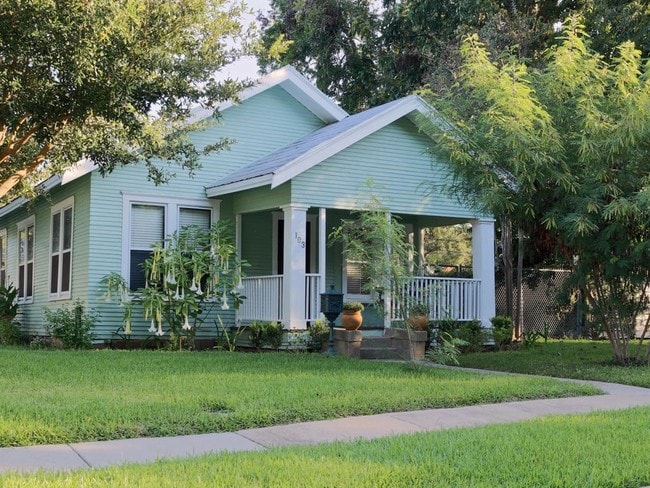 103 6th St in Sugar Land, TX - Foto de edificio - Building Photo