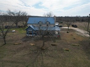 271 Gruetzner Ln in Elgin, TX - Building Photo - Building Photo