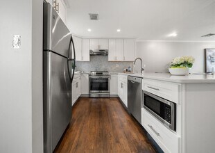 3 Glover Ct in Boston, MA - Building Photo - Building Photo