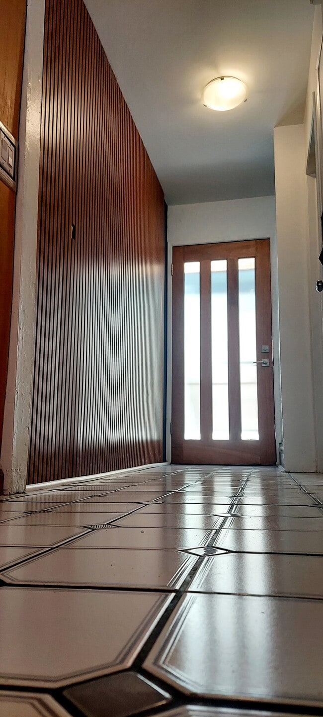 1631 Van Horne Ln in Redondo Beach, CA - Building Photo - Building Photo