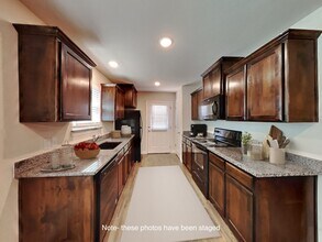 706 Rolling Terrace Cir in Granbury, TX - Foto de edificio - Building Photo