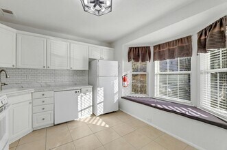 2198 Kent Ct in Mahwah, NJ - Foto de edificio - Building Photo