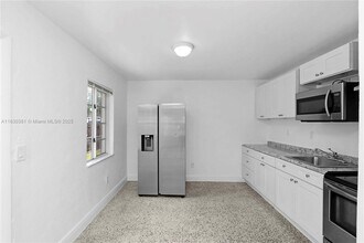3531 SW 91 Ave in Miami, FL - Building Photo - Building Photo