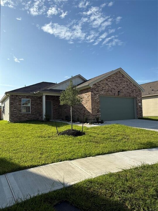 28418 Selsdon Ct in Huffman, TX - Building Photo