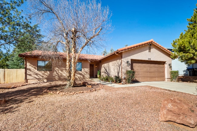115 Canyon Diablo Rd in Sedona, AZ - Foto de edificio - Building Photo