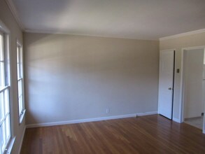 266 La Verne Ave in Long Beach, CA - Building Photo - Building Photo