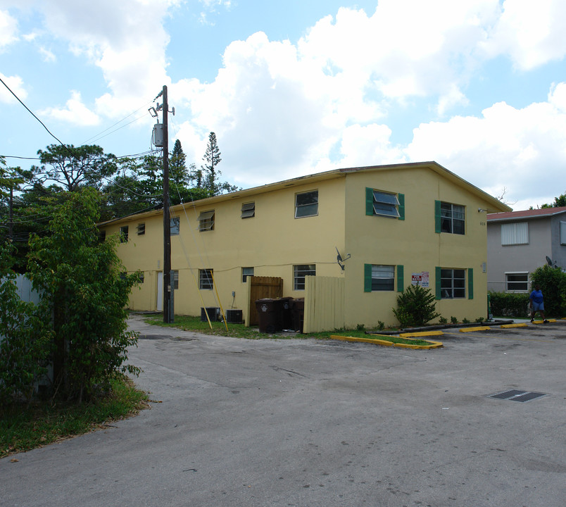 608 SW 16th Ave in Fort Lauderdale, FL - Building Photo