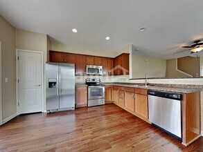 3 Invierno Lake Dr in Savannah, GA - Building Photo - Building Photo