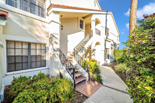 7669 Fairway Woods Dr in Sarasota, FL - Building Photo - Building Photo