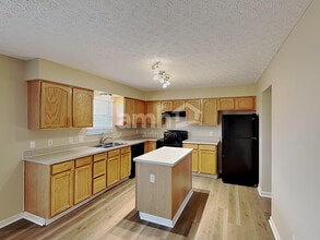 522 Hunnicut Dr in Reynoldsburg, OH - Building Photo - Building Photo