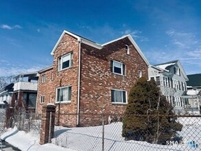 1567 Main St in East Hartford, CT - Building Photo - Building Photo