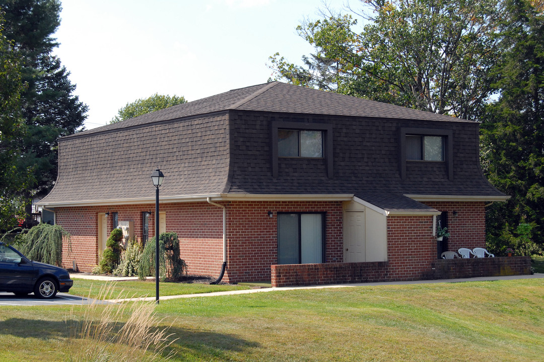 Willow Ridge Apartments in Elizabethtown, PA - Building Photo