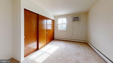 910 Fox Chase Rd, Unit 18 in Jenkintown, PA - Building Photo - Building Photo