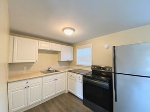 8814 Lochburn Ln SW in Lakewood, WA - Building Photo - Interior Photo