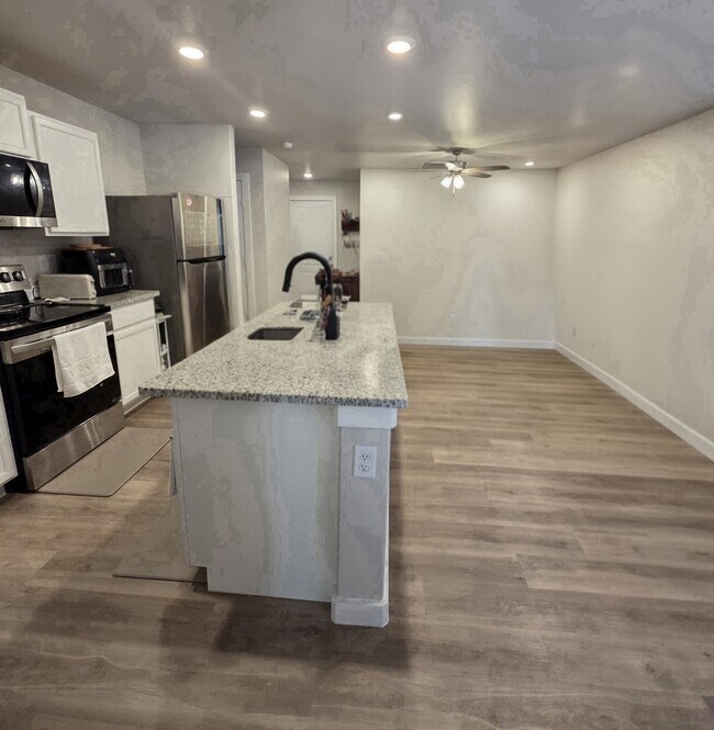 322 Graze St in Odessa, TX - Building Photo - Building Photo