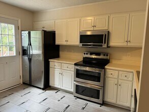 1959 Shoreline Dr in Grovetown, GA - Foto de edificio - Building Photo