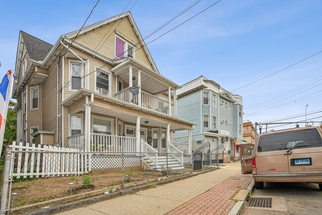 1119 Stratford Ave in Bridgeport, CT - Building Photo - Building Photo