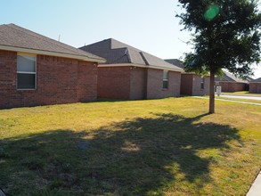 Dimora Villages in Lubbock, TX - Building Photo - Building Photo