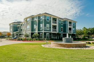 Southfork Lake in Manvel, TX - Building Photo - Building Photo