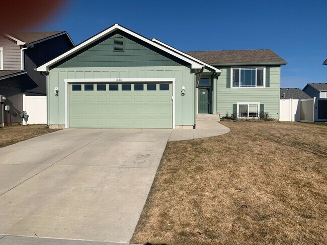 property at 1818 W Maxine Ave