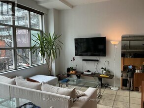 188 Eglinton Ave E in Toronto, ON - Building Photo - Building Photo