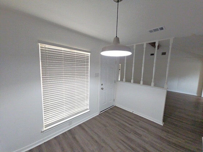 3810 R V Mayfield Dr