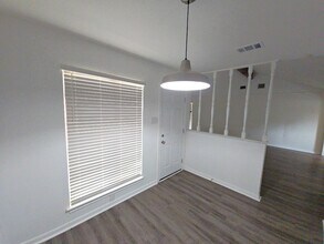 3810 R V Mayfield Dr in Houston, TX - Building Photo - Building Photo