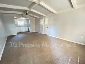 5691 Akra Ave in Jacksonville, FL - Building Photo - Building Photo
