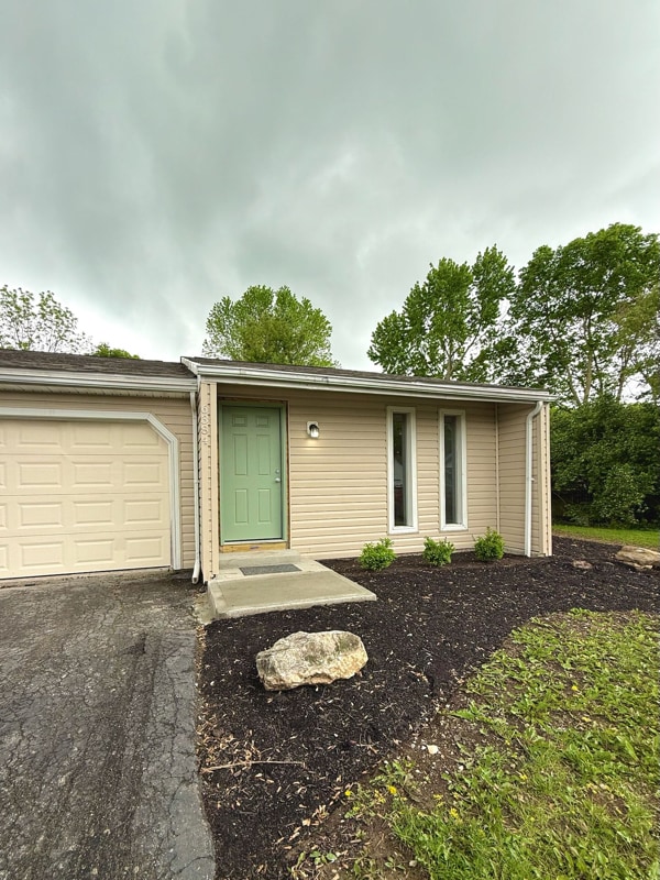 property at 6386-6386 Shelton Ct
