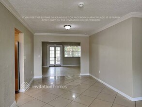 1261 NW 202nd St in Miami, FL - Foto de edificio - Building Photo