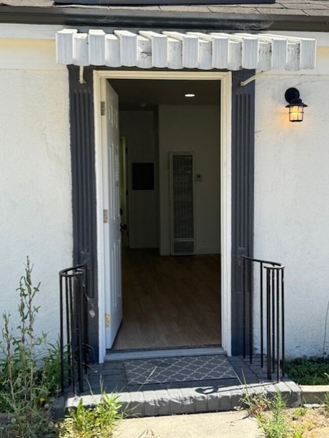 618-620 W 6th St in Long Beach, CA - Building Photo - Building Photo
