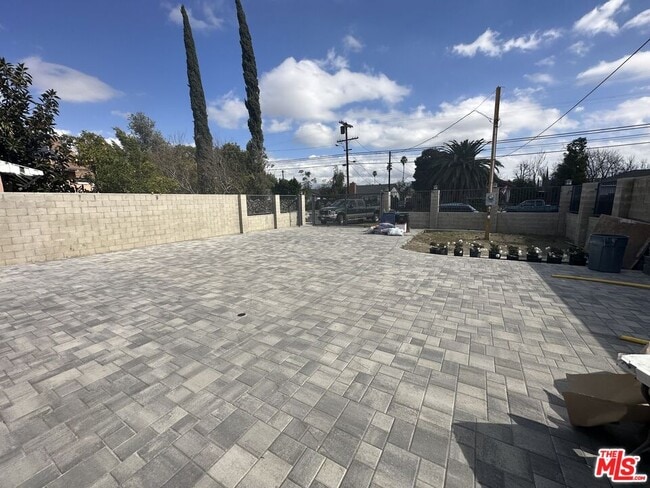 6831 Bellaire Ave in Los Angeles, CA - Building Photo - Building Photo