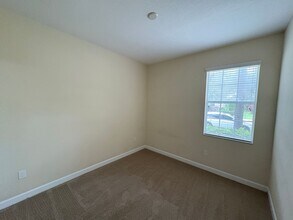 15627 Signature Drive in Winter Garden, FL - Building Photo - Building Photo